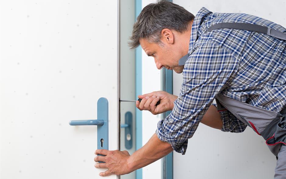 comment changer serrure porte d'entrée Goussainville
